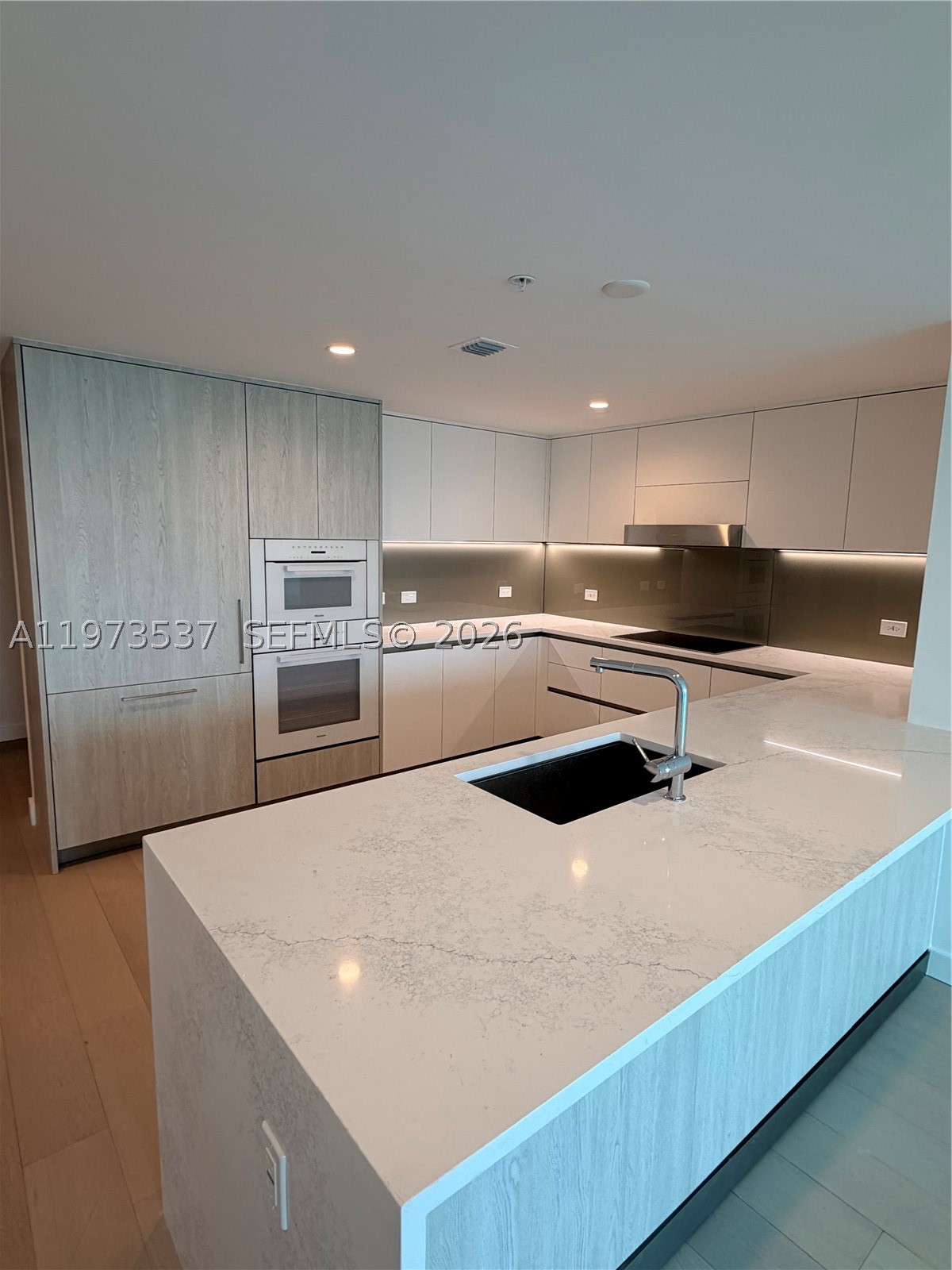 9221 E Bay Harbor Dr #309, Bay Harbor Islands FL 33154