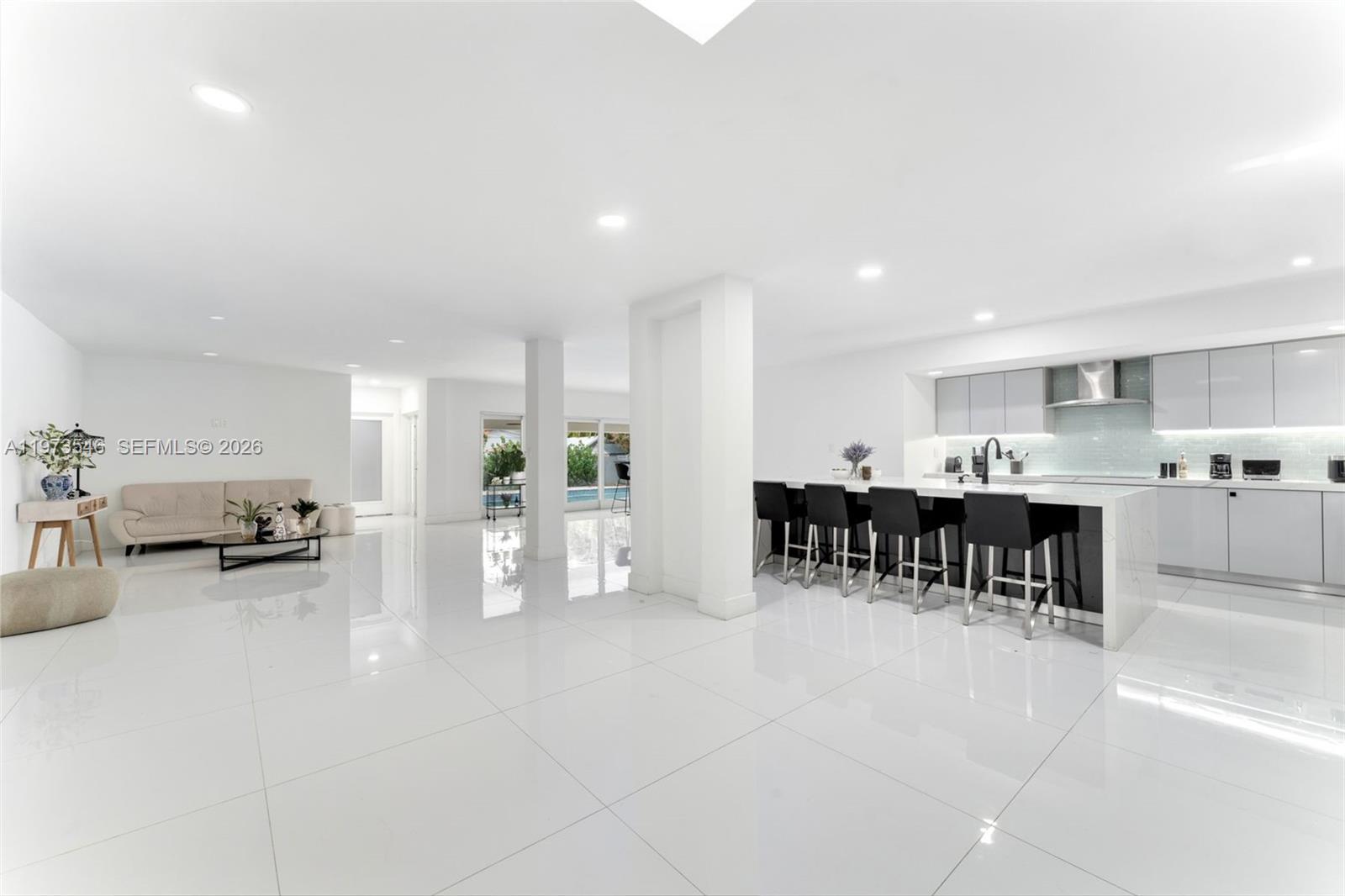 400 SW 24th Rd, Miami FL 33129