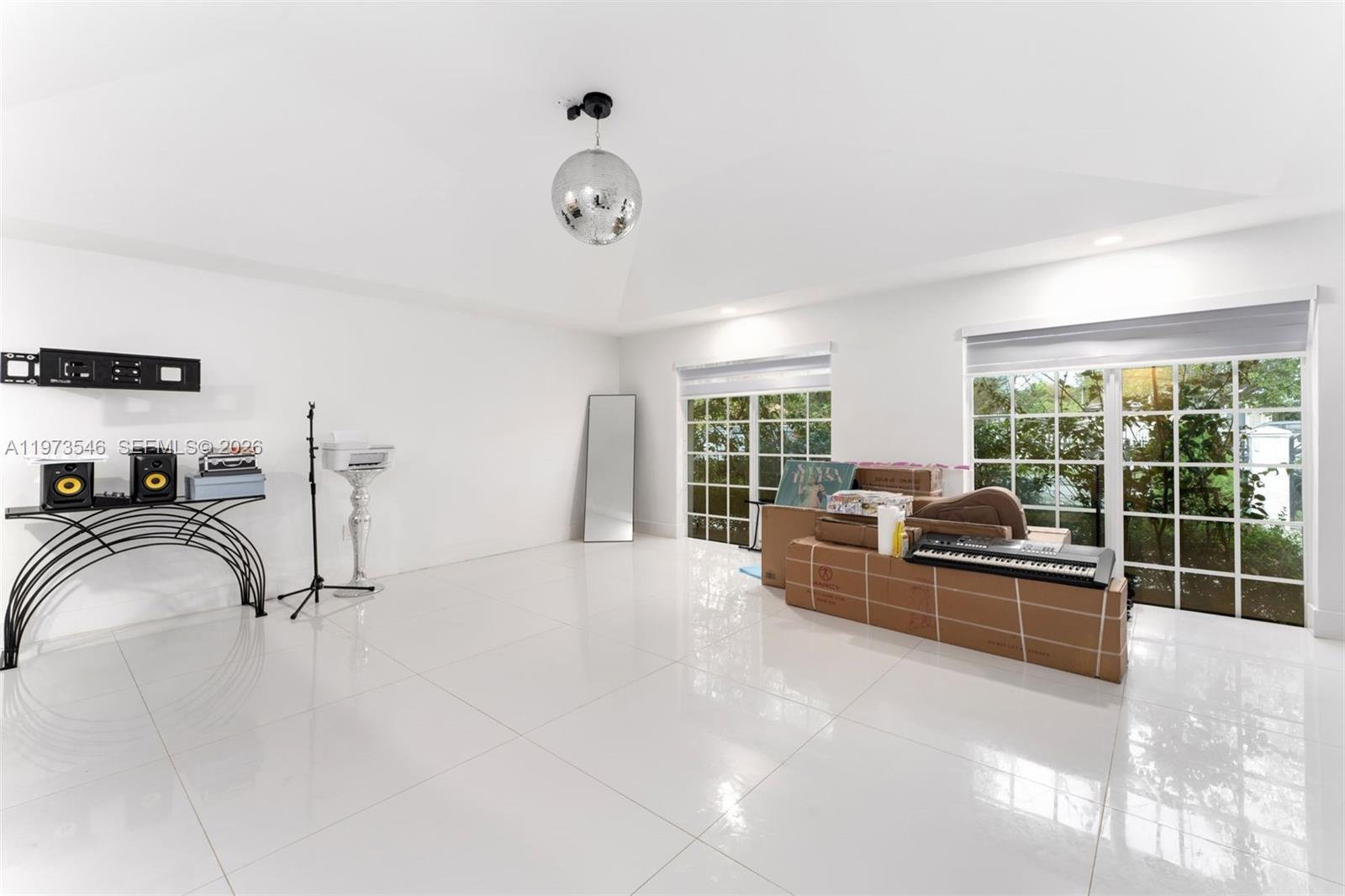 400 SW 24th Rd, Miami FL 33129