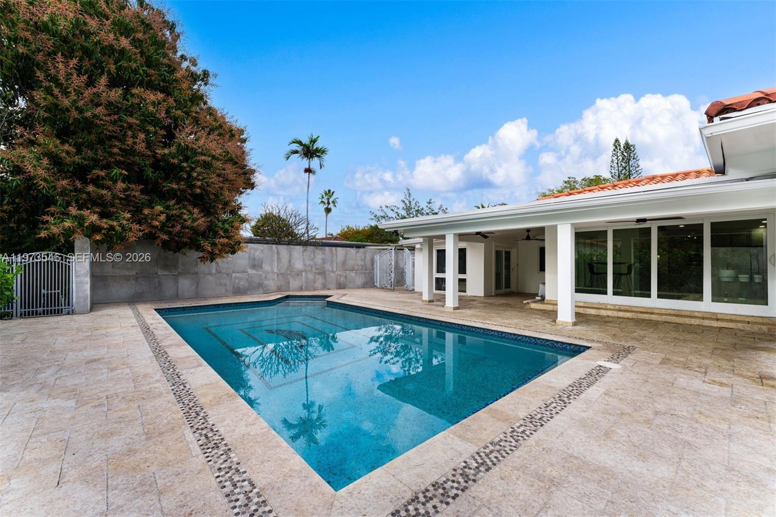 400 SW 24th Rd, Miami FL 33129