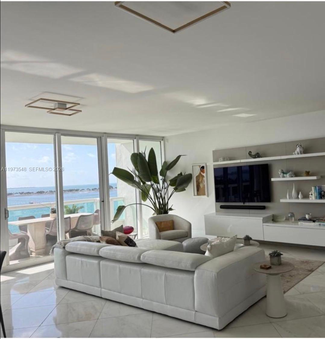 1643 Brickell Ave #903, Miami FL 33129