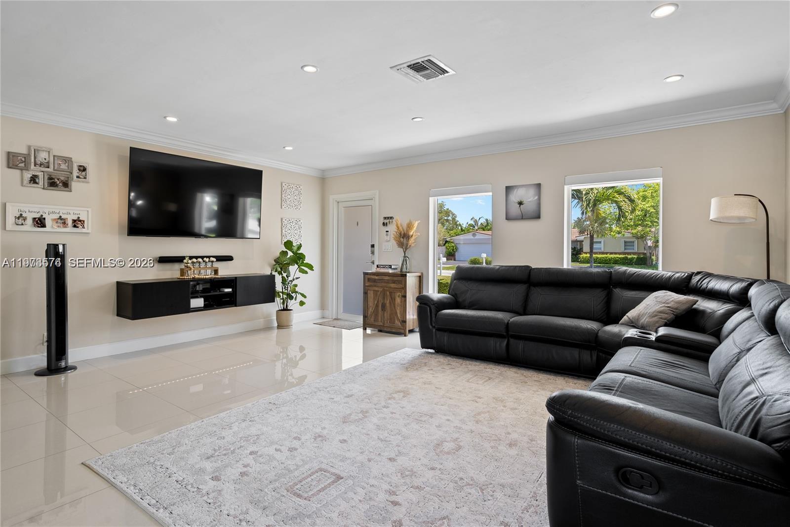 19900 SW 83rd Ave, Cutler Bay FL 33189