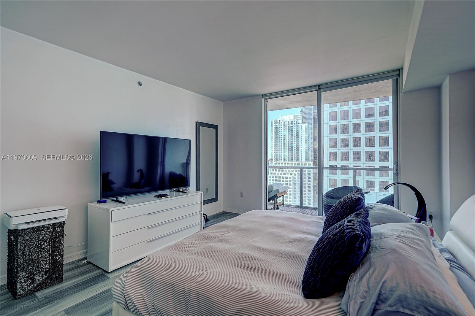 500 Brickell Ave #4004, Miami FL 33131