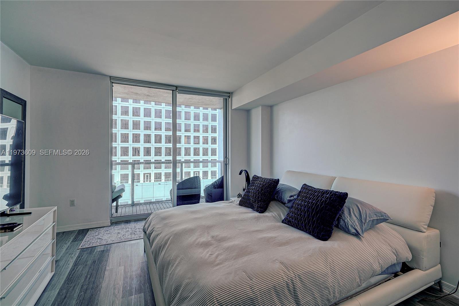 500 Brickell Ave #4004, Miami FL 33131