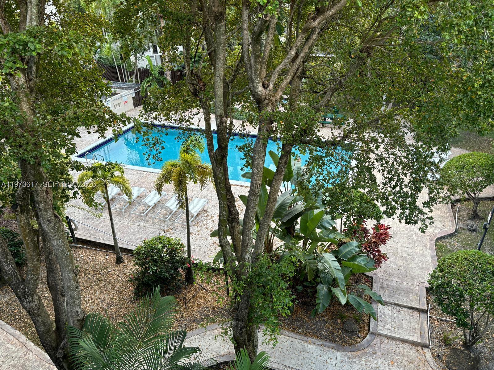 6884 N Kendall Dr #C407, Pinecrest FL 33156