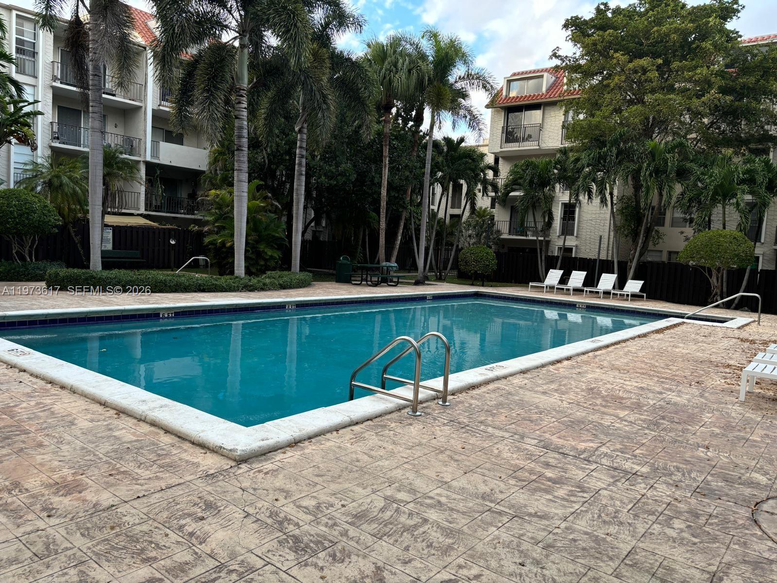 6884 N Kendall Dr #C407, Pinecrest FL 33156
