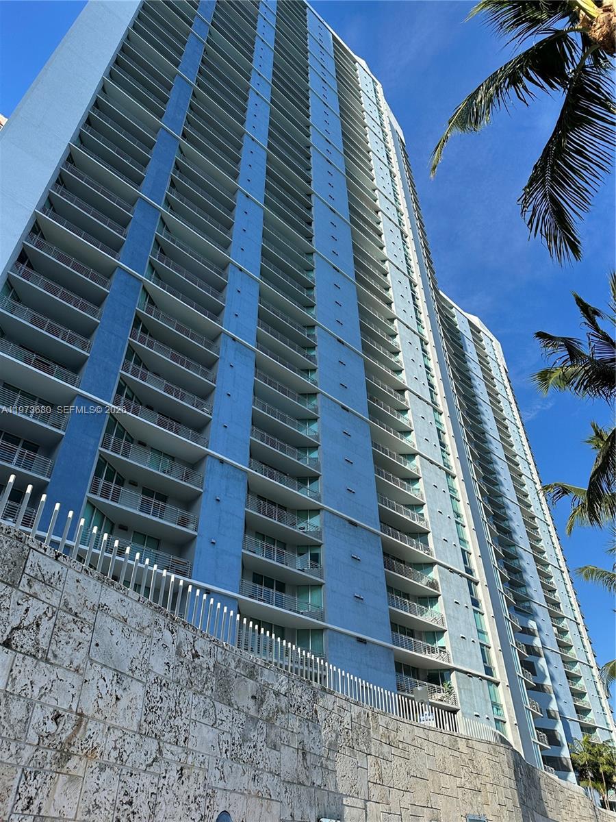 335 S Biscayne Blvd #1002, Miami FL 33131