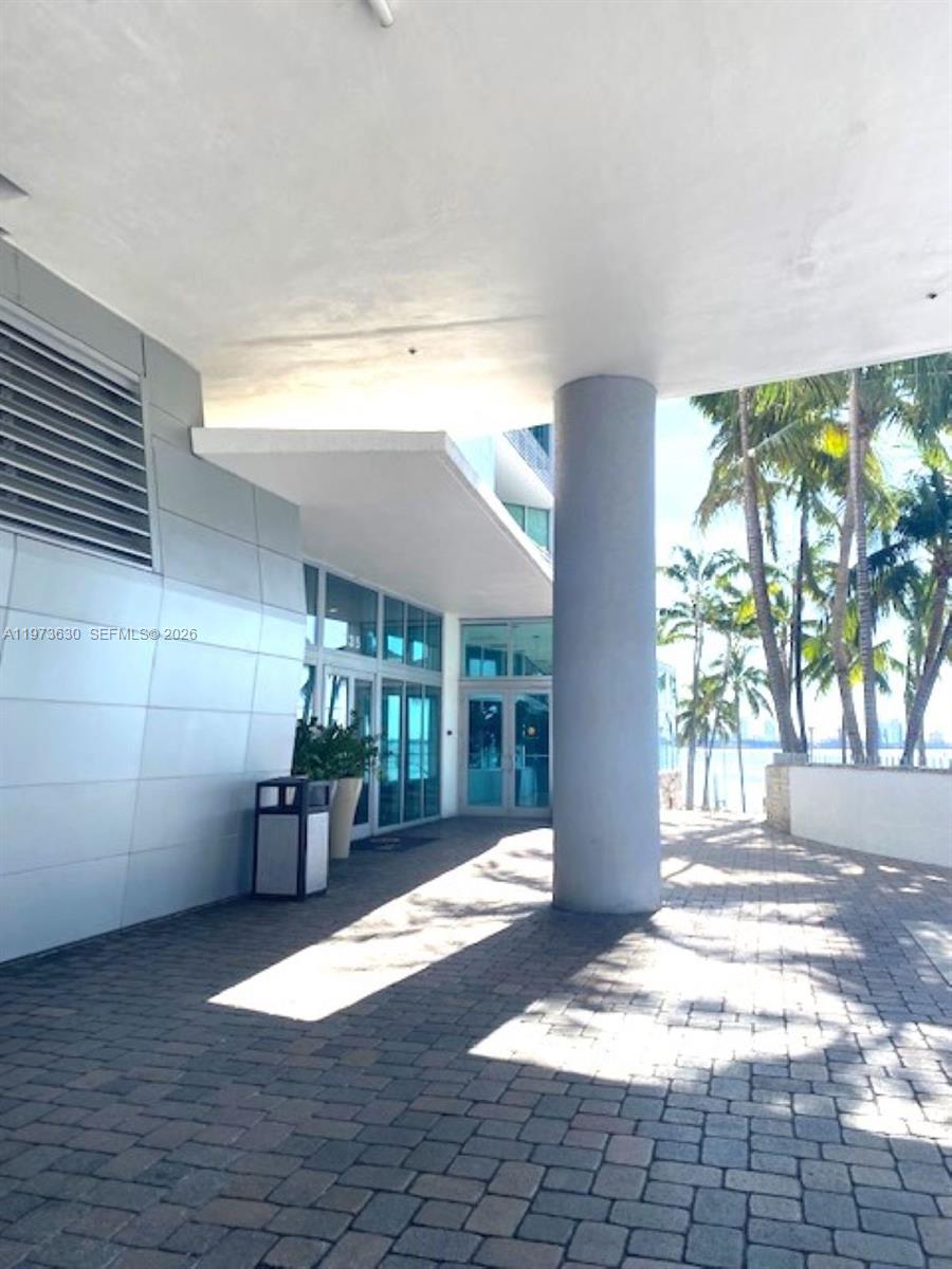 335 S Biscayne Blvd #1002, Miami FL 33131