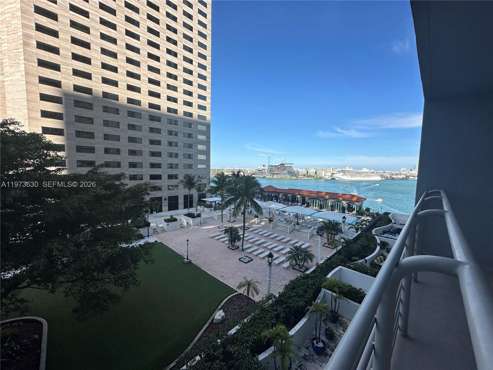 335 S Biscayne Blvd #1002, Miami FL 33131