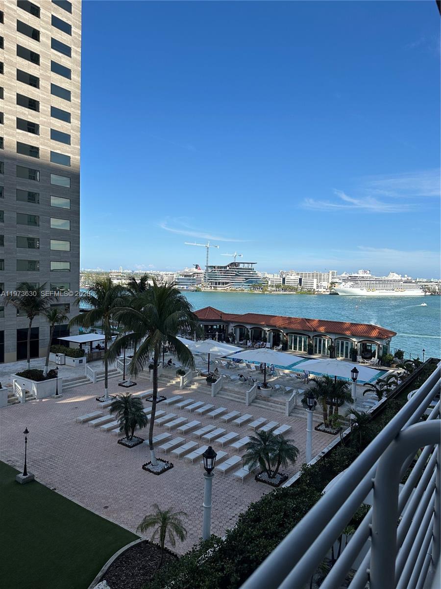 335 S Biscayne Blvd #1002, Miami FL 33131