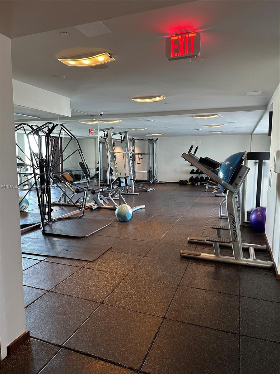 335 S Biscayne Blvd #1002, Miami FL 33131