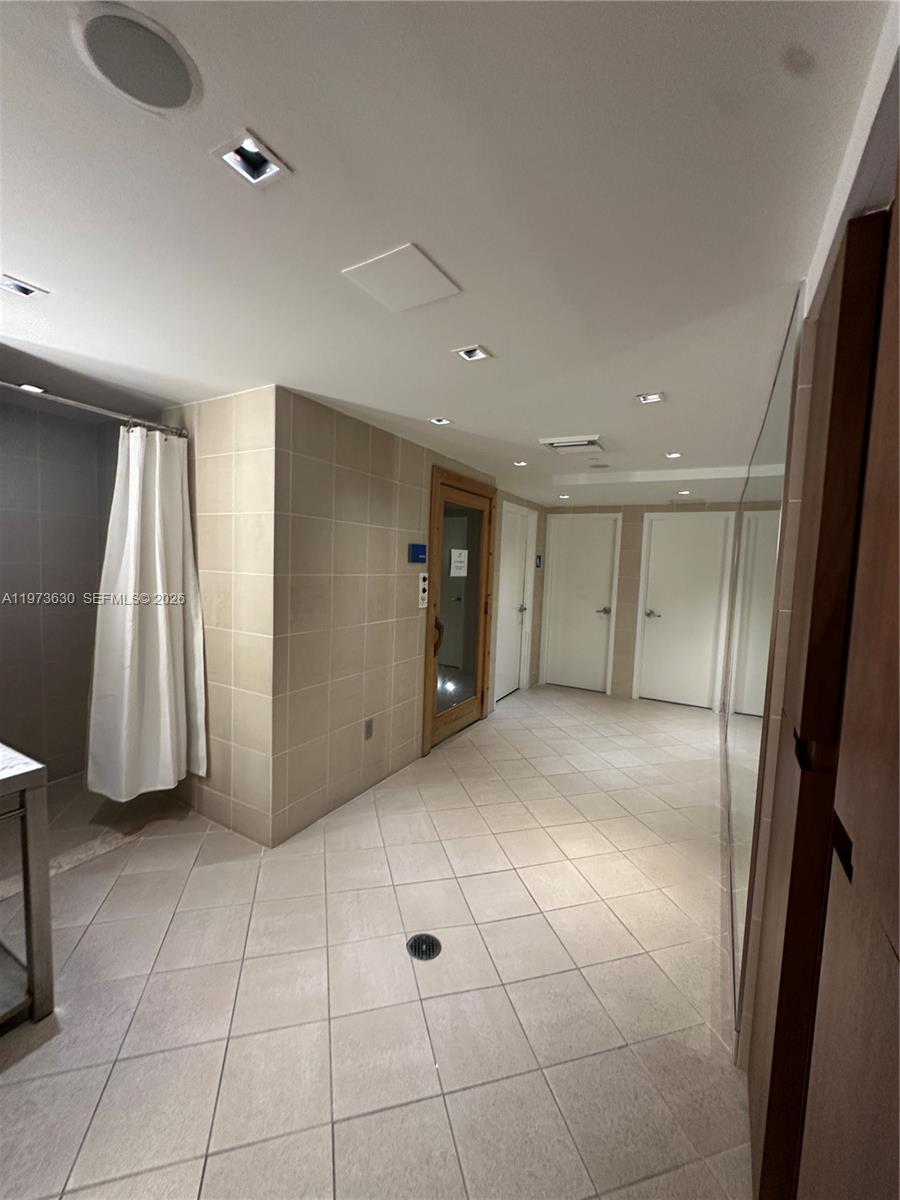335 S Biscayne Blvd #1002, Miami FL 33131