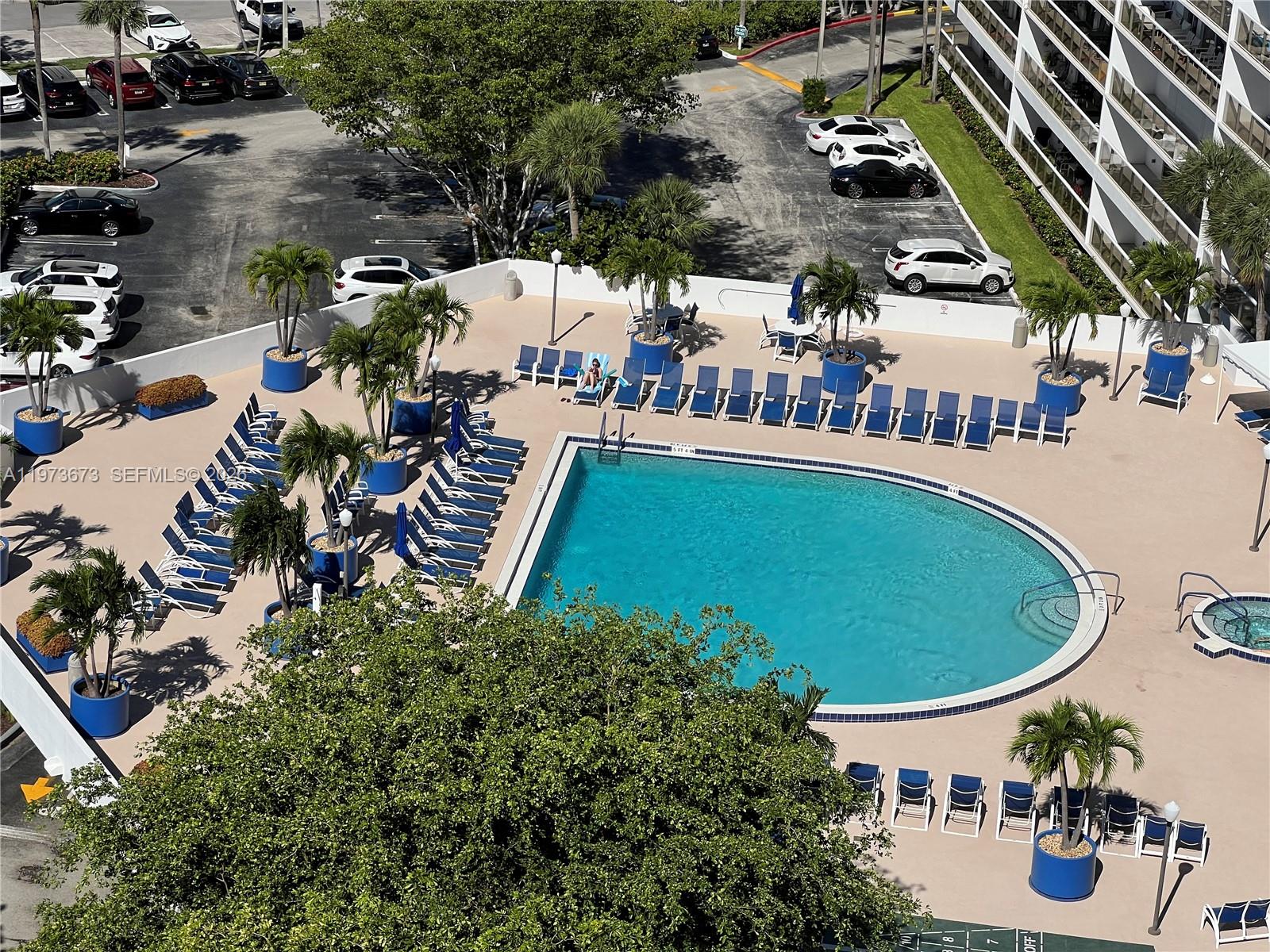 3731 N Country Club Dr #1424, Aventura FL 33180