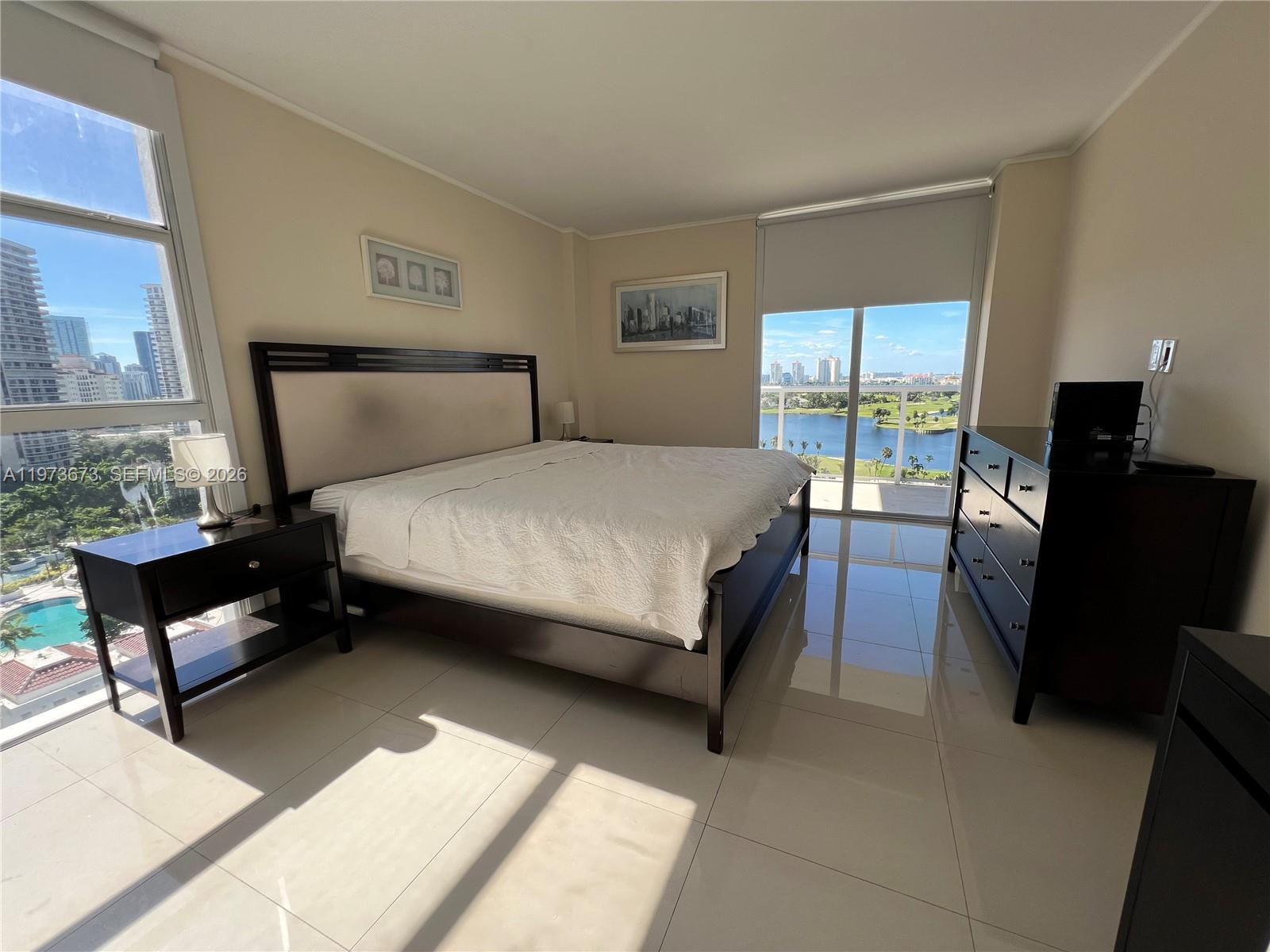 3731 N Country Club Dr #1424, Aventura FL 33180
