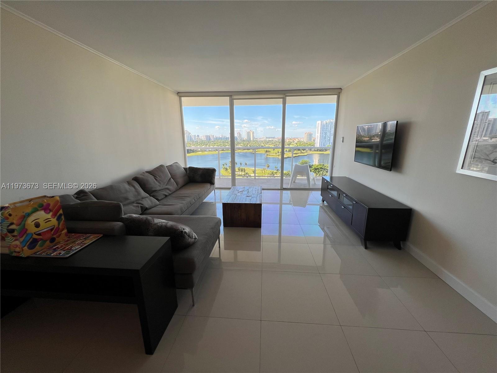 3731 N Country Club Dr #1424, Aventura FL 33180