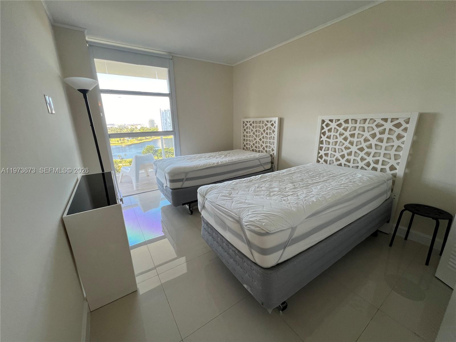 3731 N Country Club Dr #1424, Aventura FL 33180