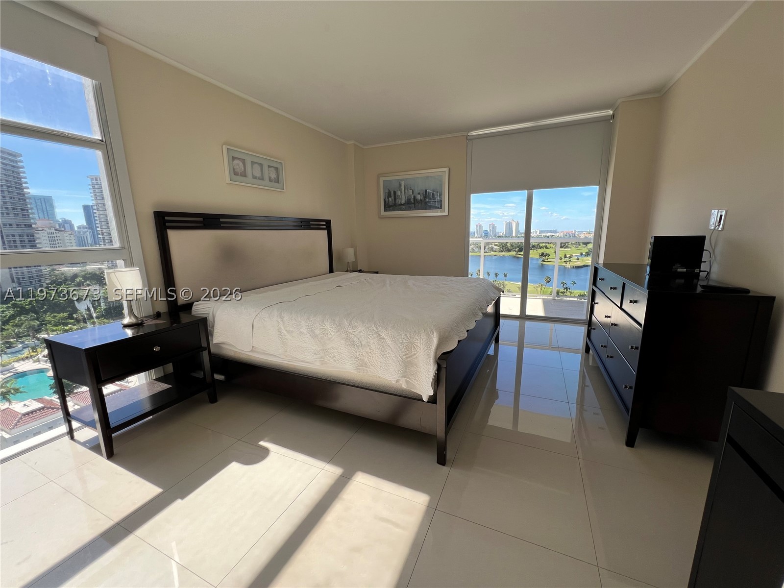 3731 N Country Club Dr #1424, Aventura FL 33180