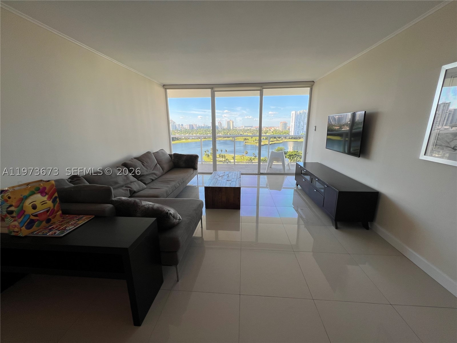 3731 N Country Club Dr #1424, Aventura FL 33180