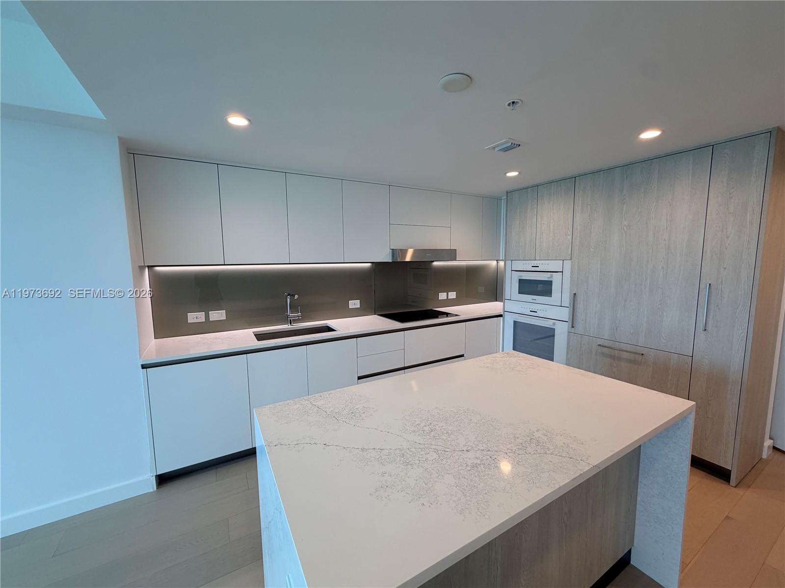 9221 E Bay Harbor Dr #307, Bay Harbor Islands FL 33154