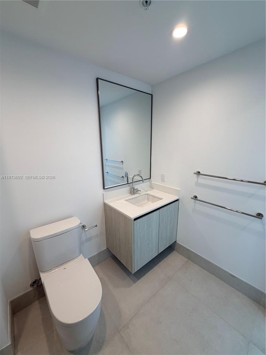 9221 E Bay Harbor Dr #307, Bay Harbor Islands FL 33154