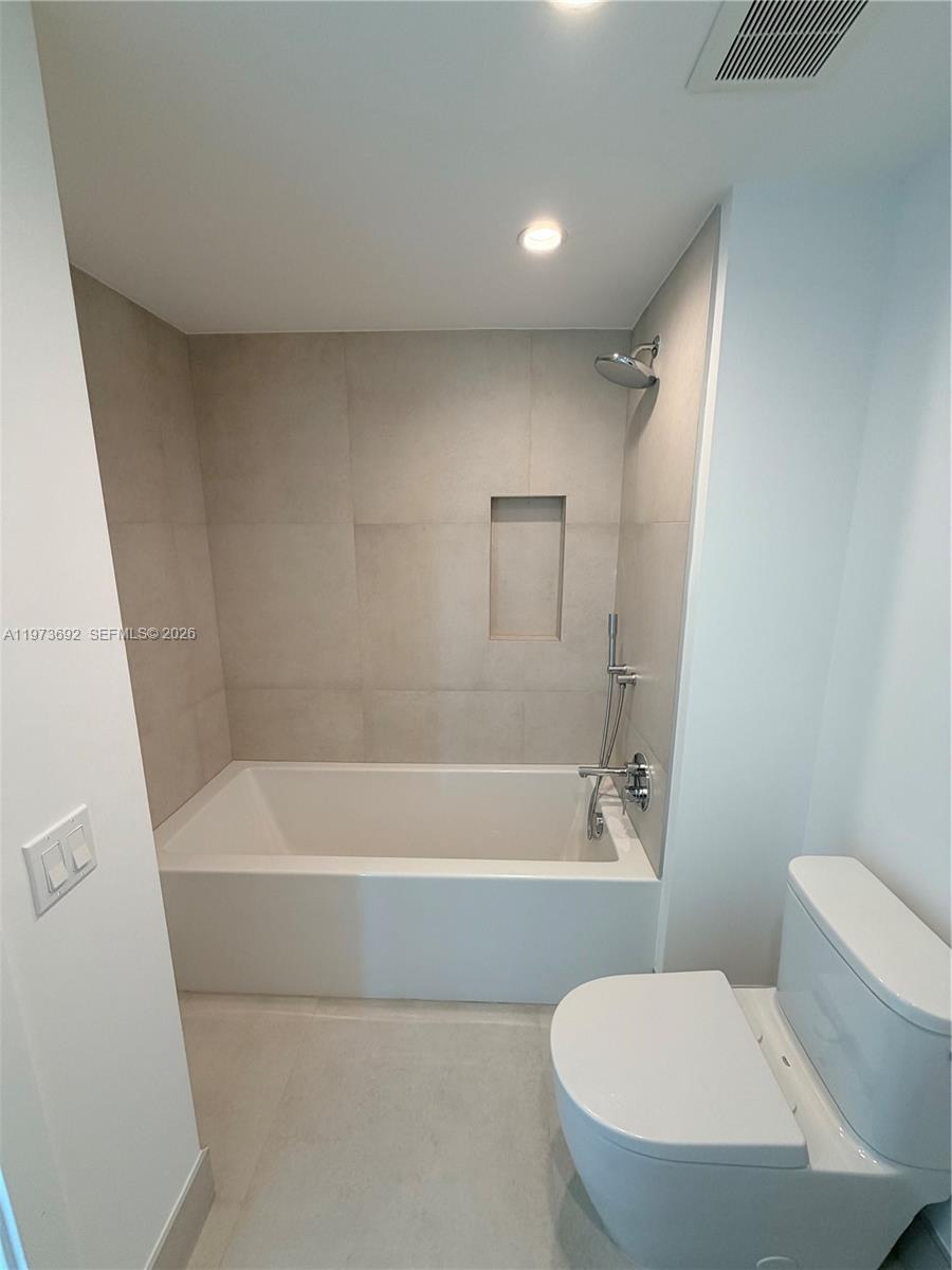 9221 E Bay Harbor Dr #307, Bay Harbor Islands FL 33154