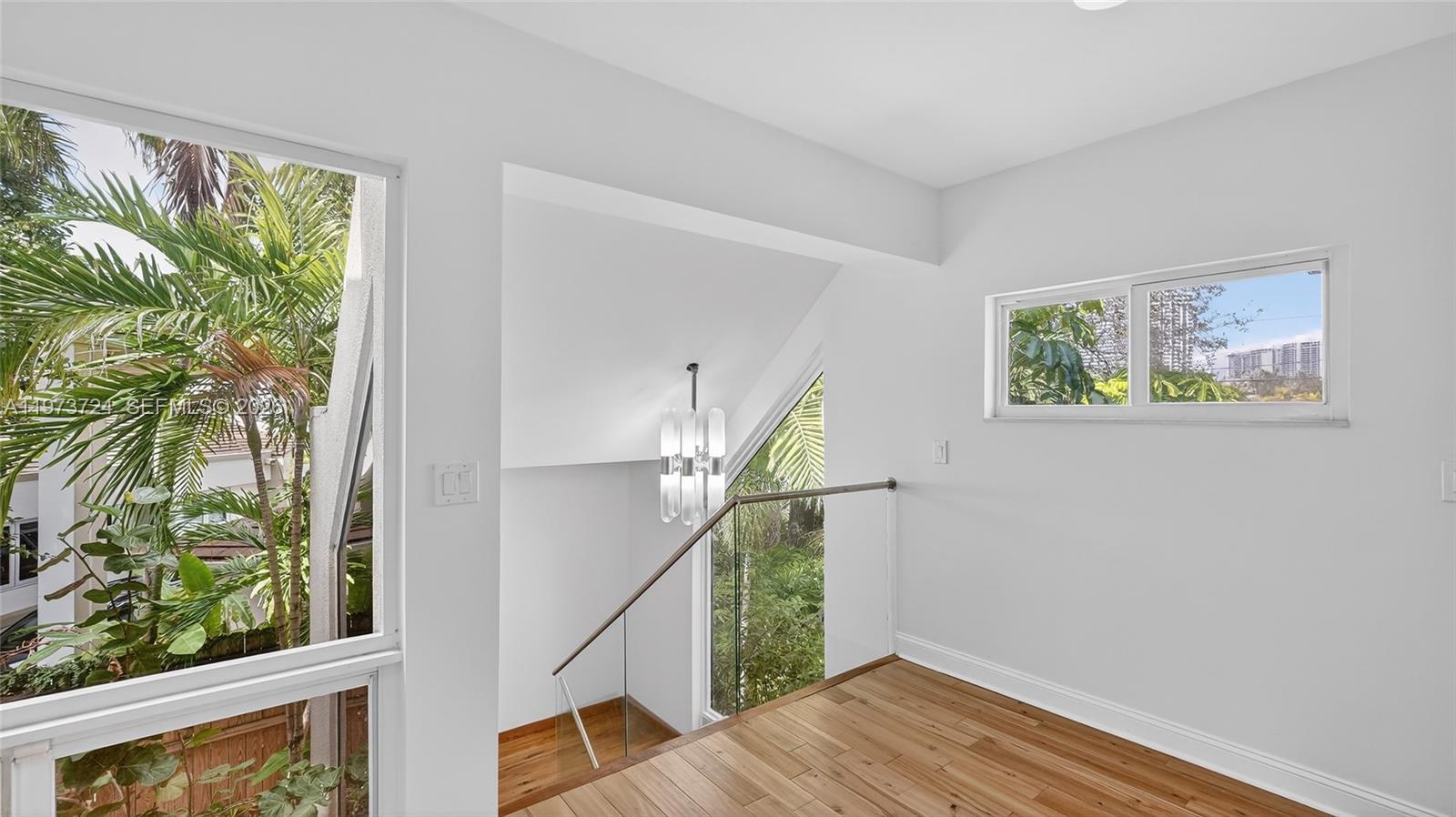 3226 NE 168th St, North Miami Beach FL 33160