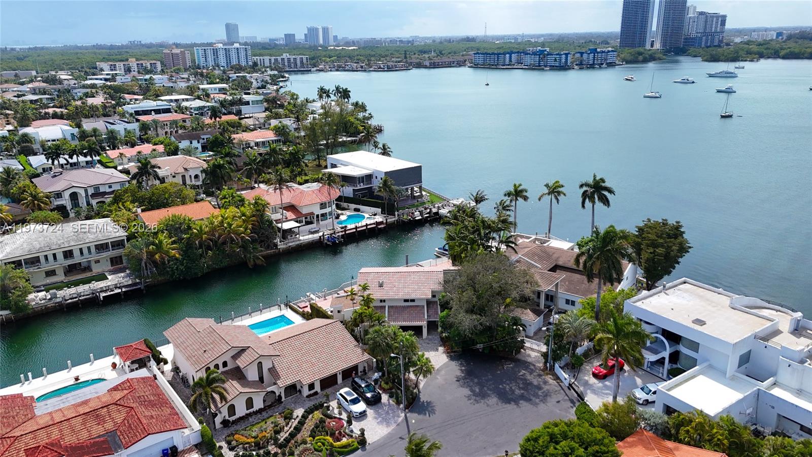 3226 NE 168th St, North Miami Beach FL 33160