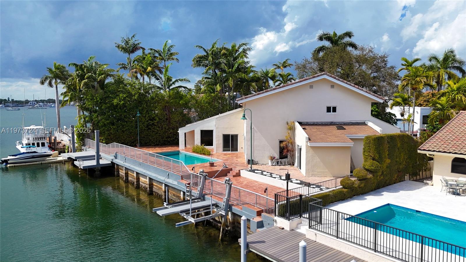 3226 NE 168th St, North Miami Beach FL 33160