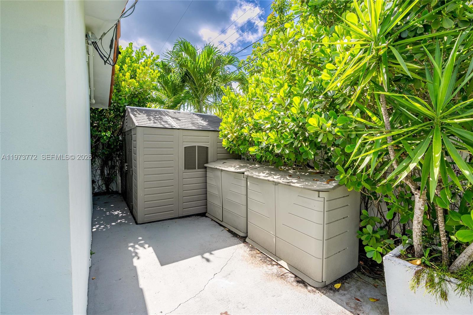 1360 SW 16th St, Miami FL 33145
