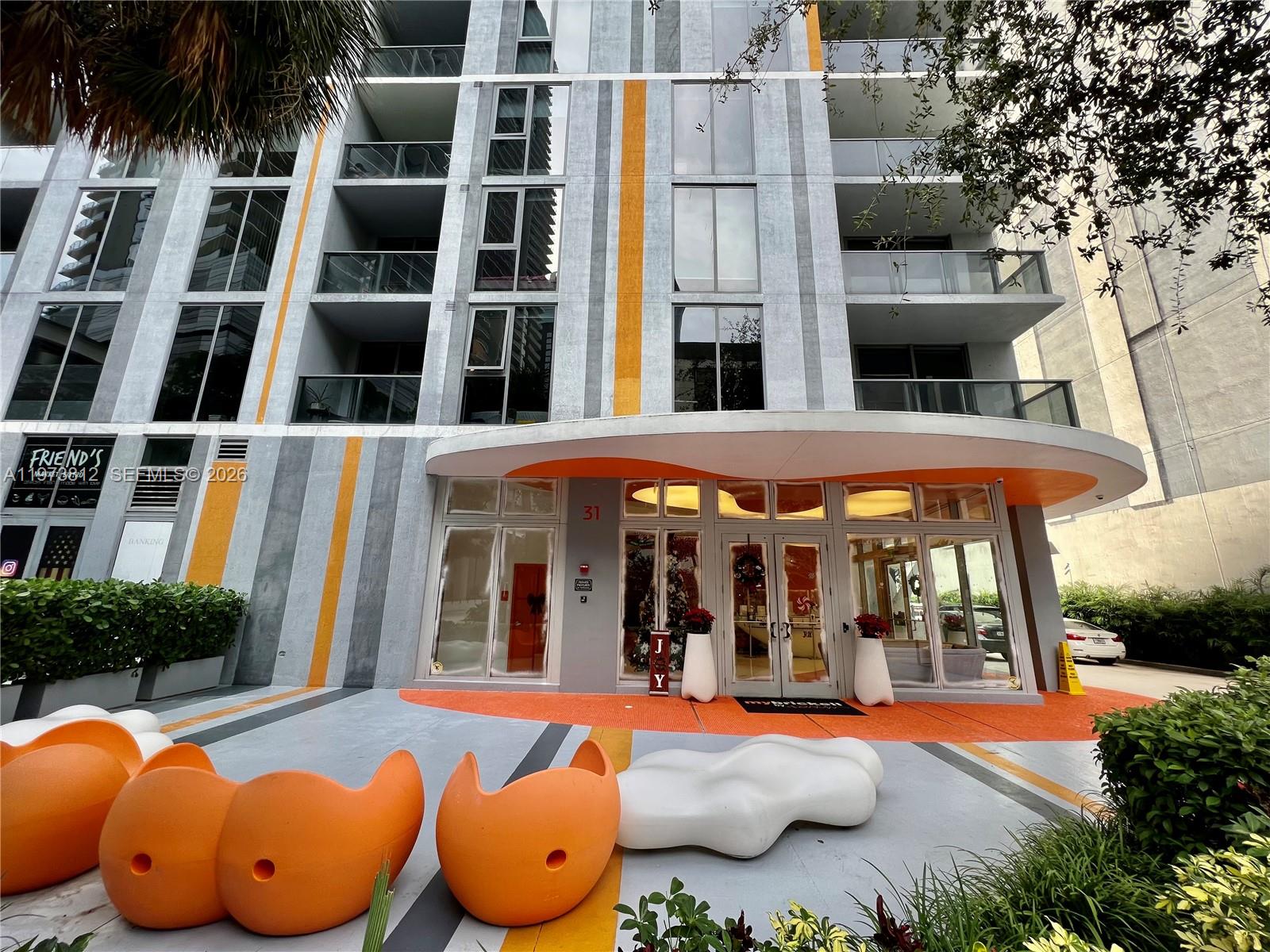 31 SE 6th St #1604, Miami FL 33131