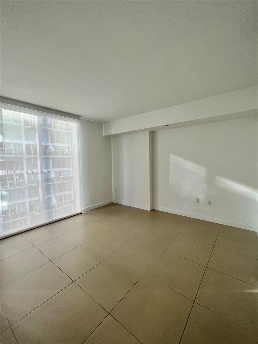 31 SE 6th St #1604, Miami FL 33131