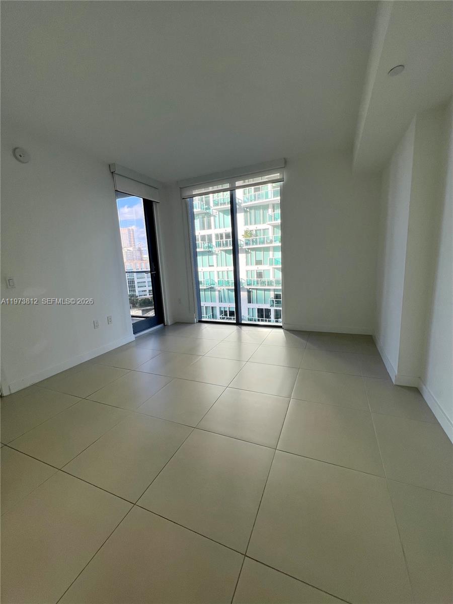 31 SE 6th St #1604, Miami FL 33131