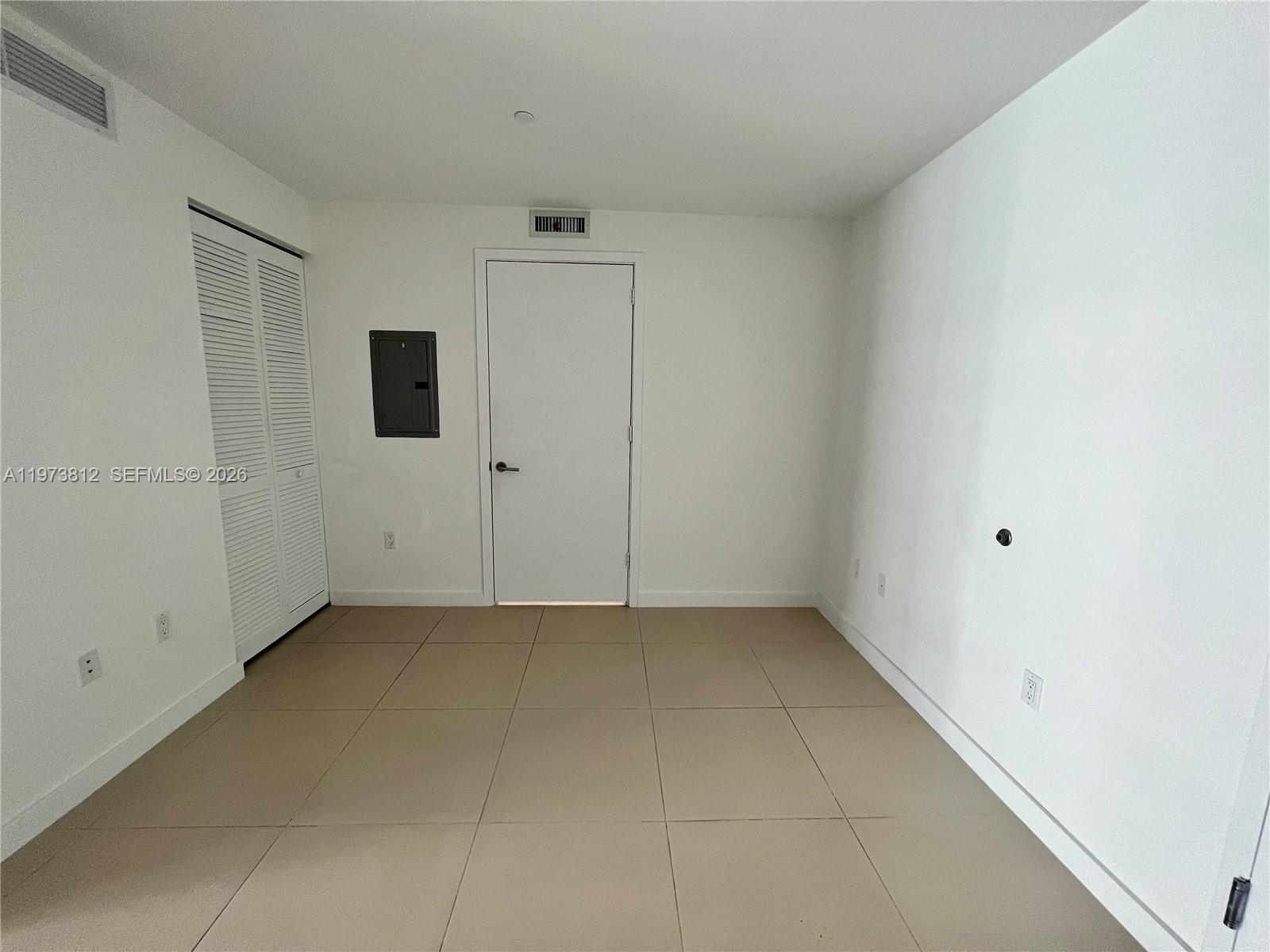 31 SE 6th St #1604, Miami FL 33131