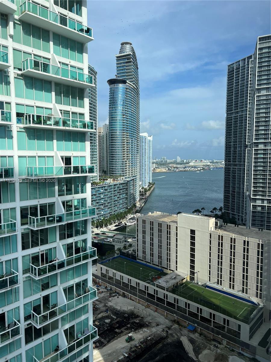 31 SE 6th St #1604, Miami FL 33131