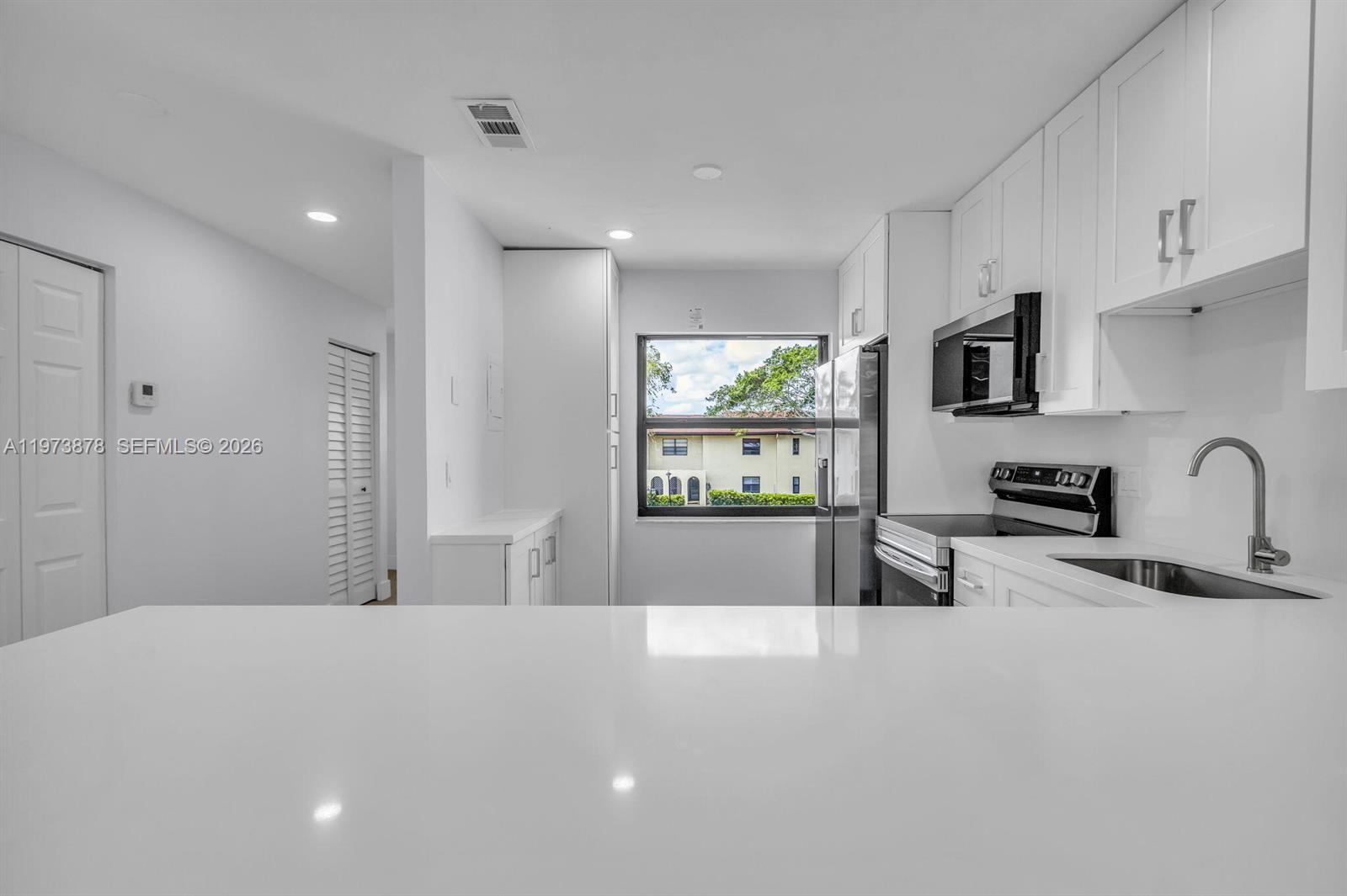 8535 Casa Del Lago #F, Boca Raton FL 33433
