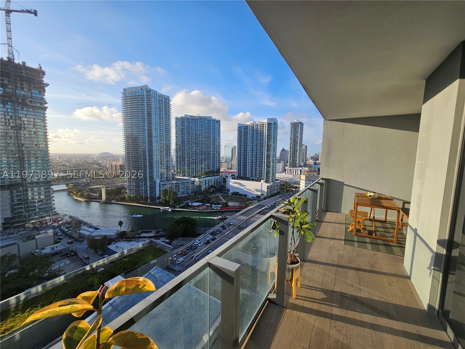 68 SE 6th St #1806, Miami FL 33131