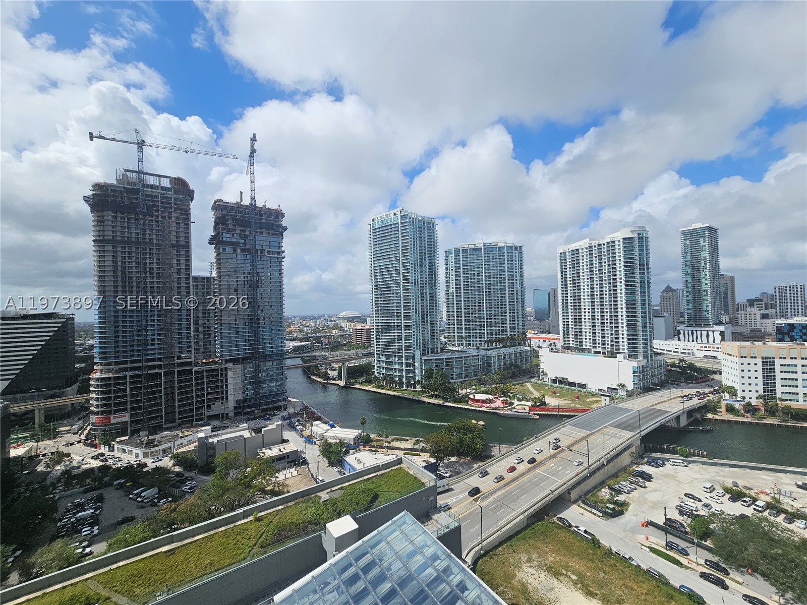 68 SE 6th St #1806, Miami FL 33131