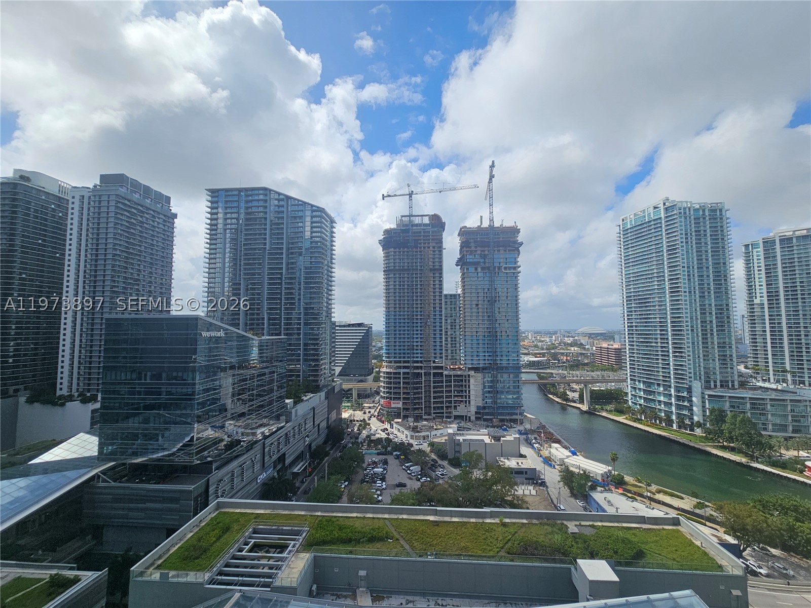68 SE 6th St #1806, Miami FL 33131