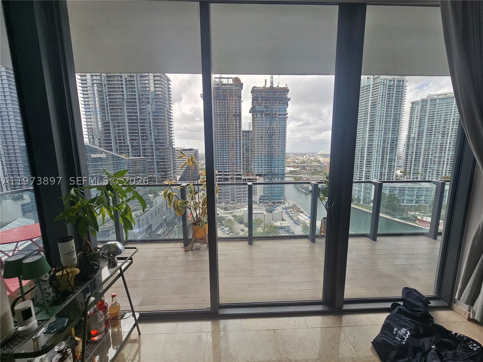 68 SE 6th St #1806, Miami FL 33131