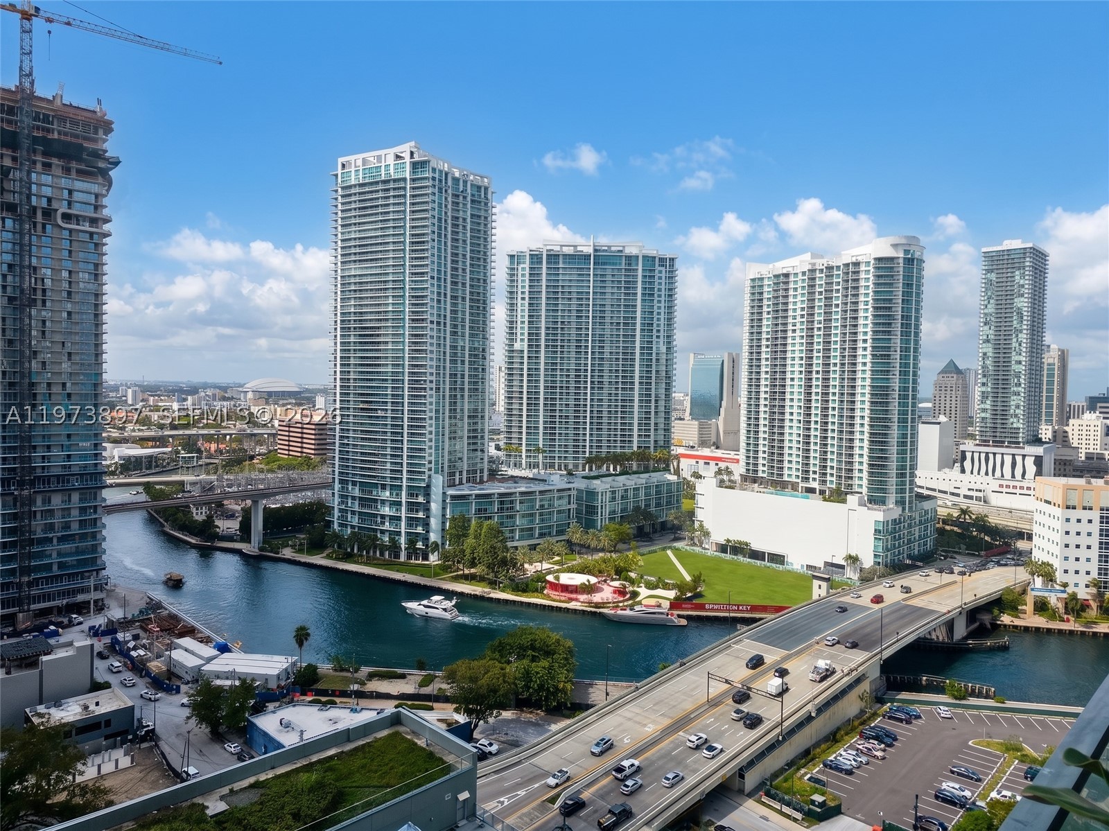 68 SE 6th St #1806, Miami FL 33131