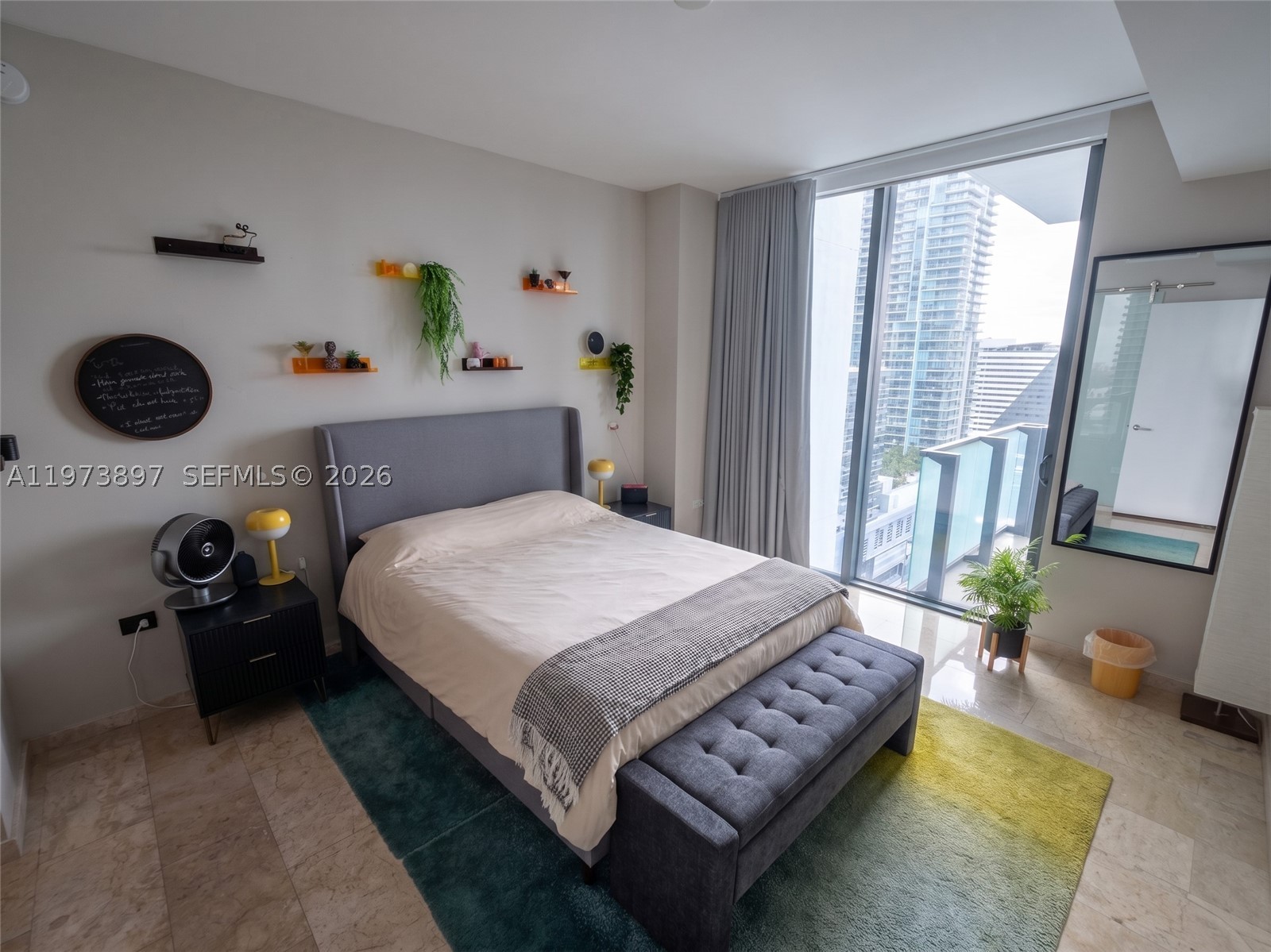 68 SE 6th St #1806, Miami FL 33131