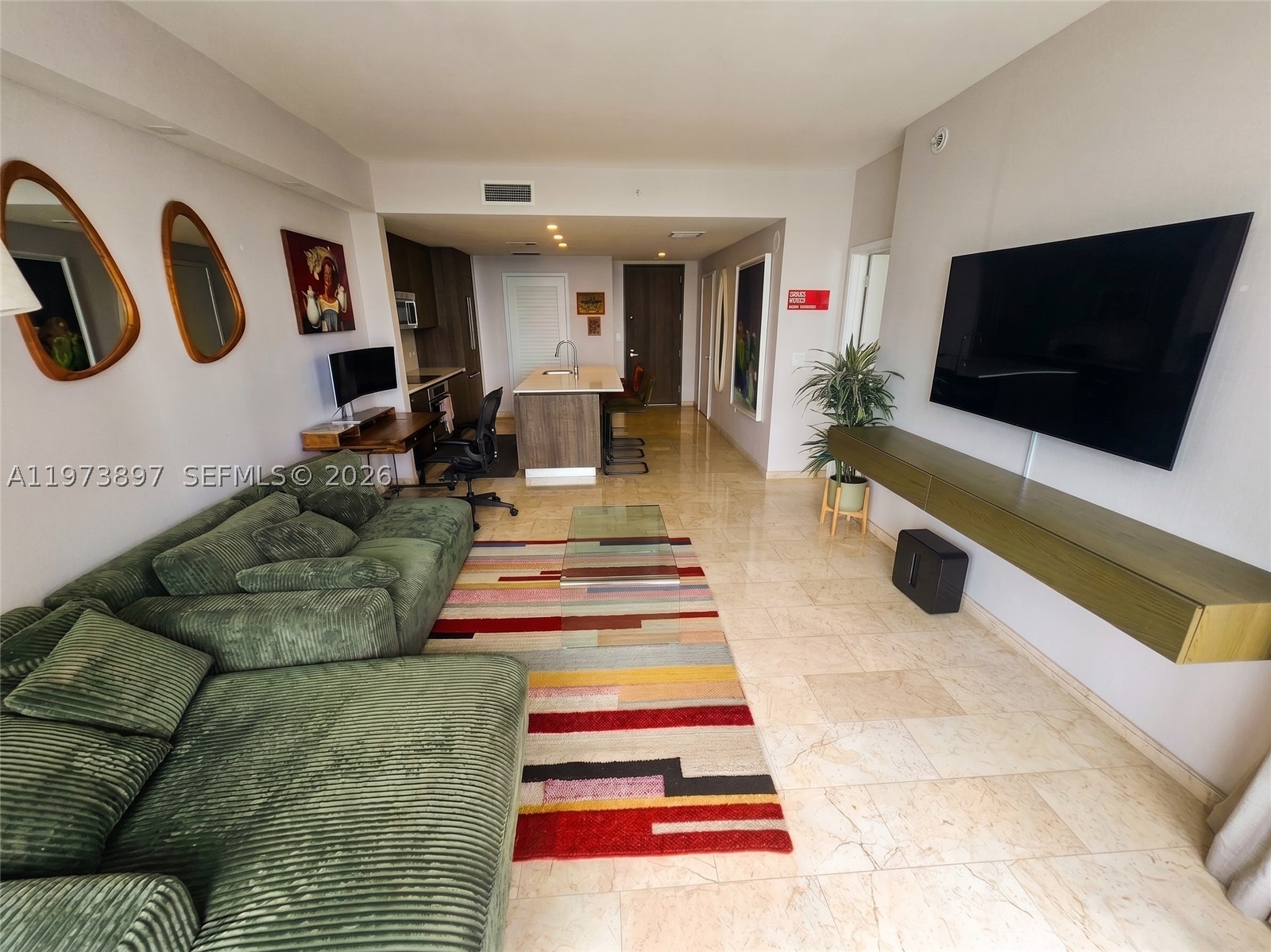 68 SE 6th St #1806, Miami FL 33131