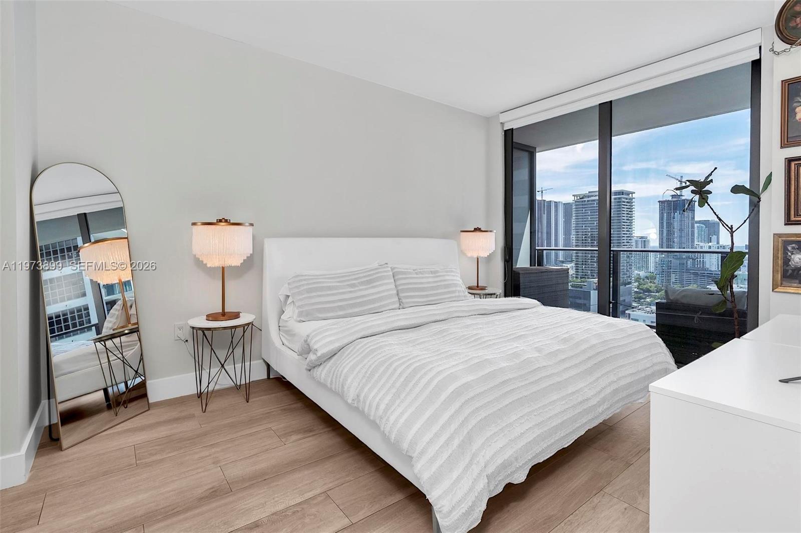 121 NE 34th St #2502, Miami FL 33137
