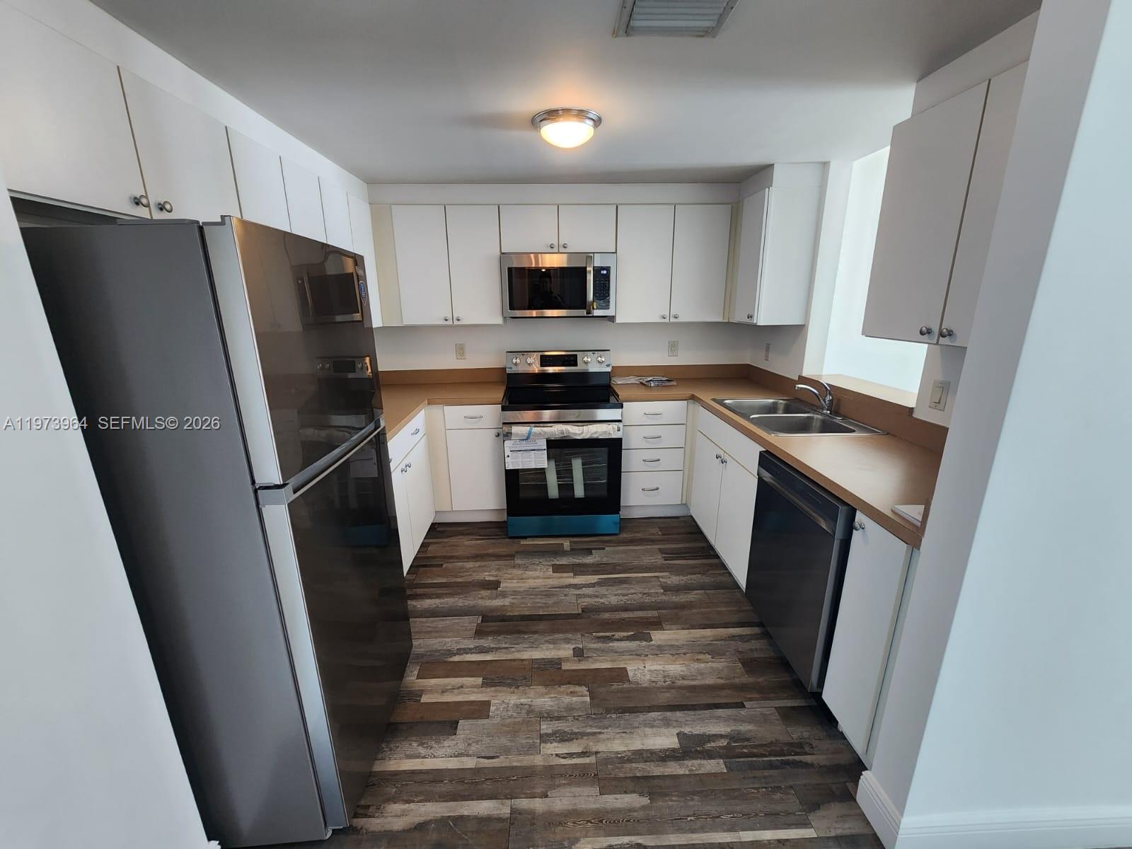 1250 S Miami Ave #909, Miami FL 33130