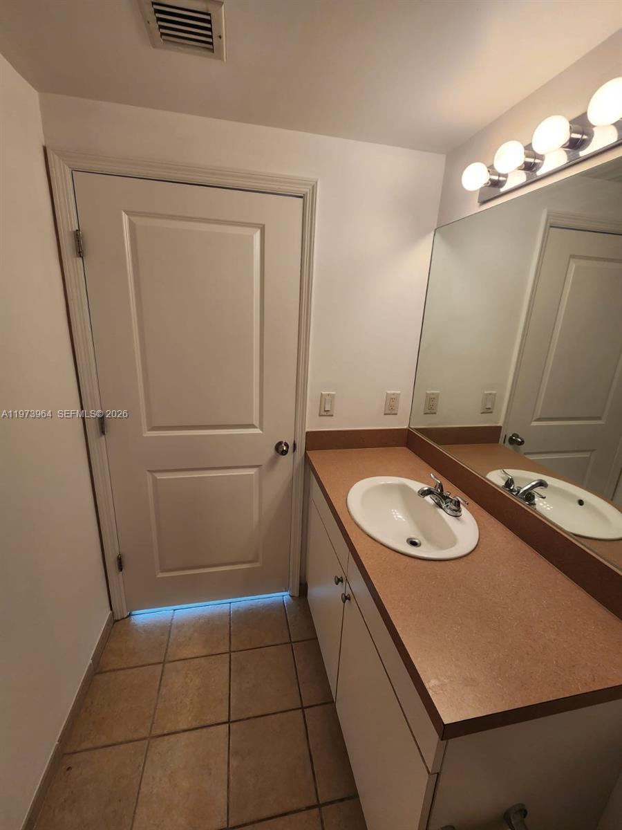 1250 S Miami Ave #909, Miami FL 33130