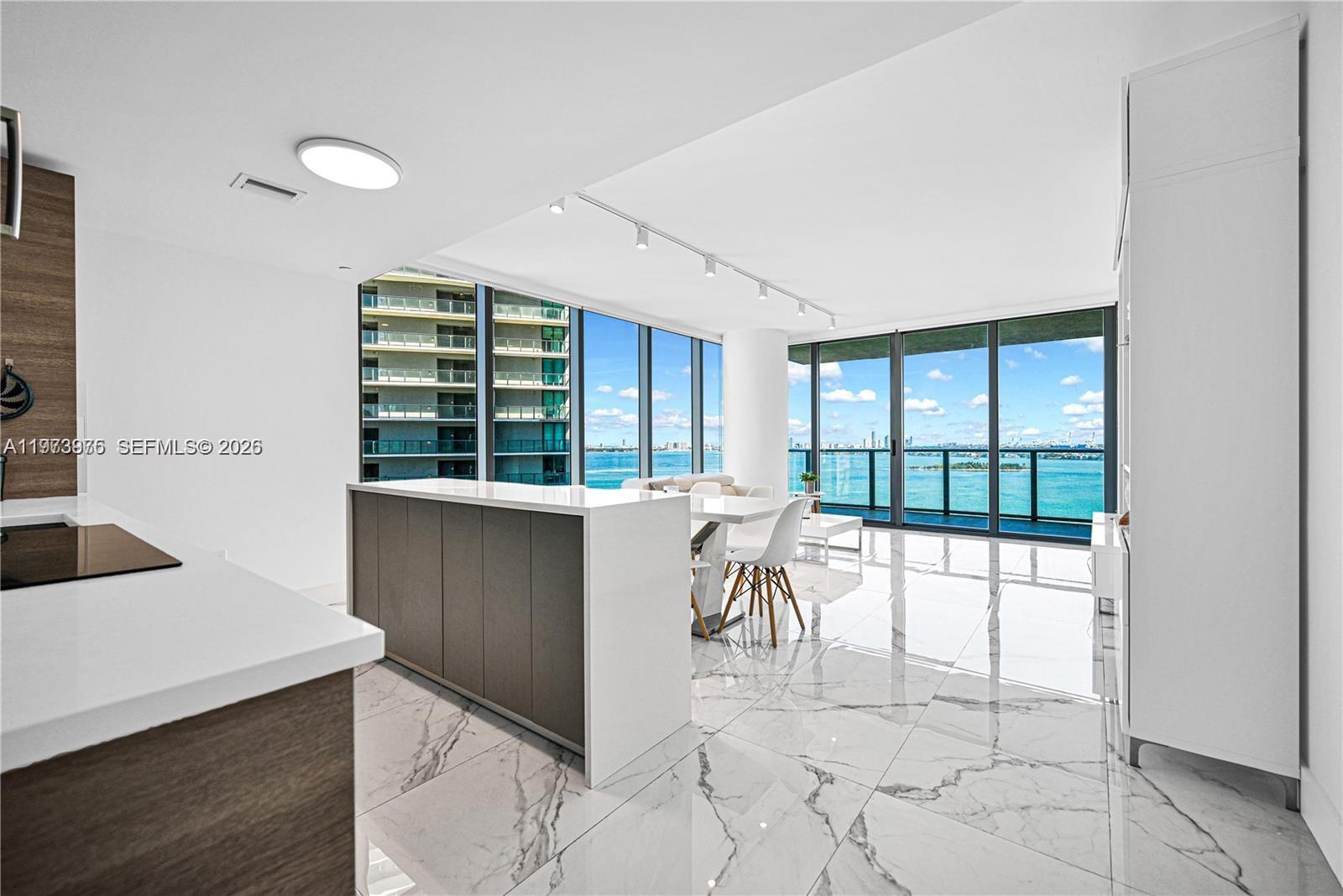 650 NE 32nd St #2007, Miami FL 33137