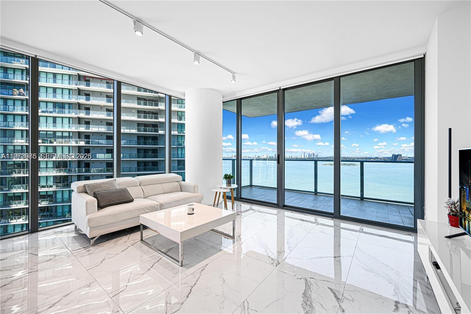 650 NE 32nd St #2007, Miami FL 33137