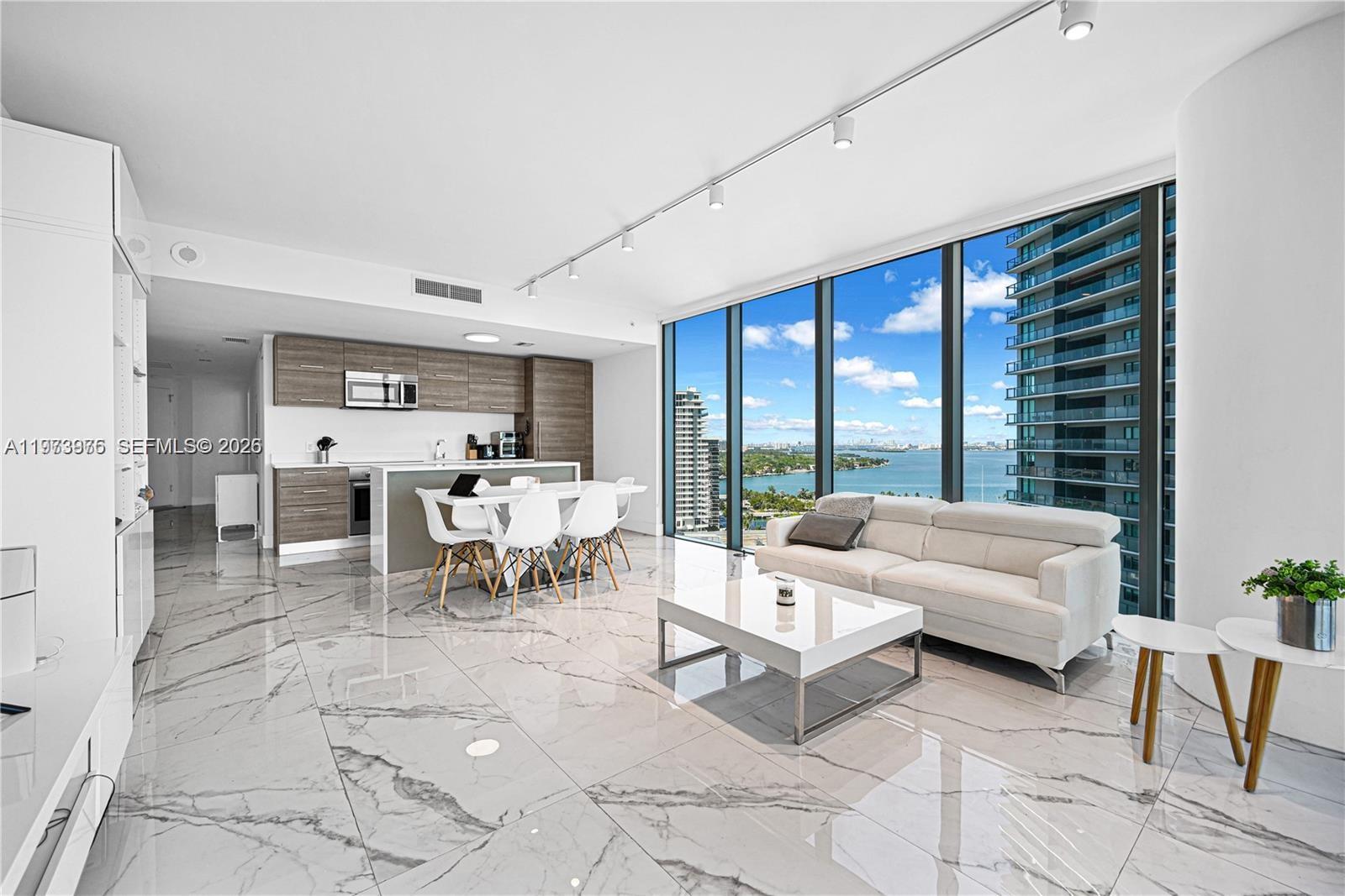 650 NE 32nd St #2007, Miami FL 33137