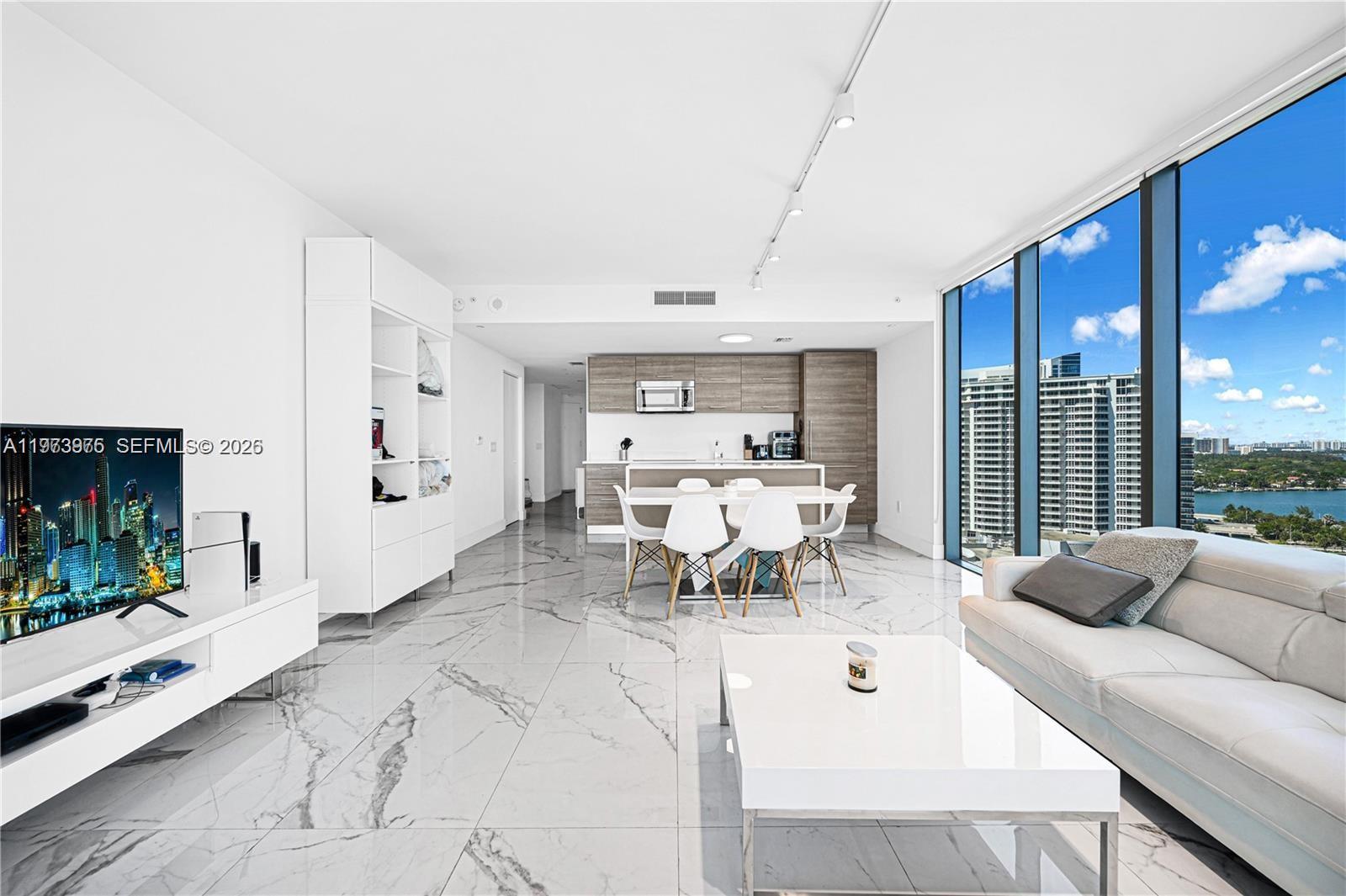 650 NE 32nd St #2007, Miami FL 33137