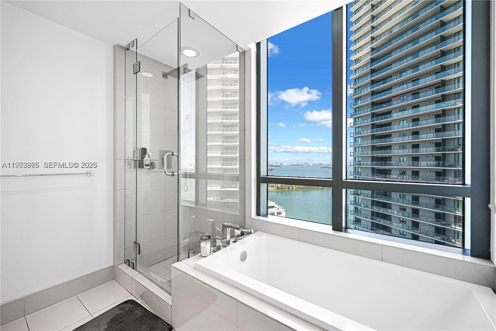 650 NE 32nd St #2007, Miami FL 33137